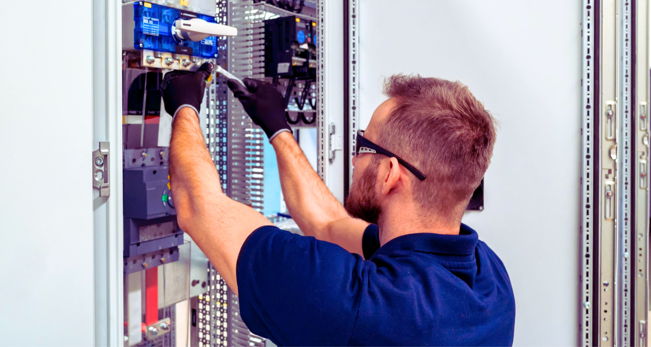 Rojam umożliwia zapisy na szkolenia elektryczne oferowane przez Fentiks